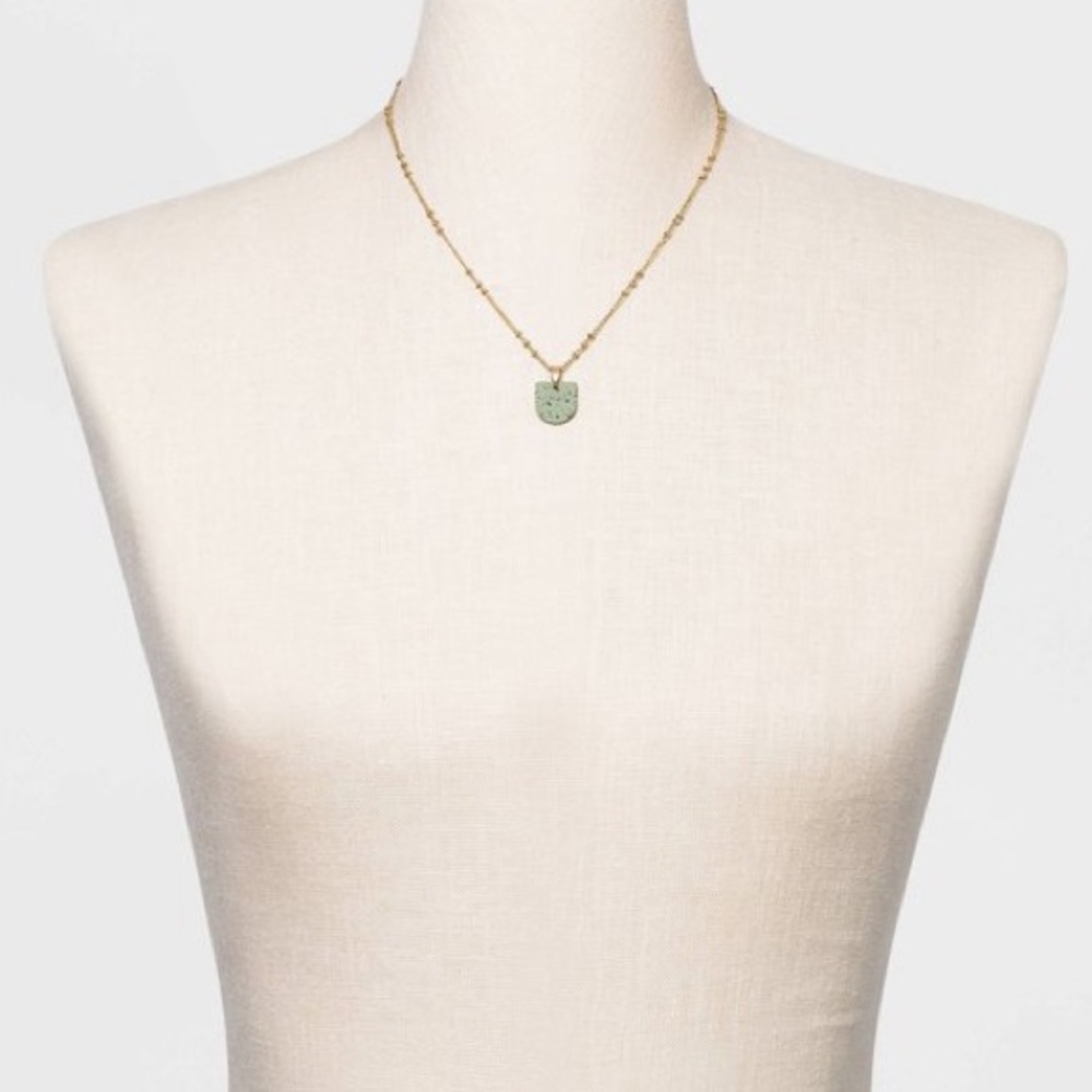 Universal Thread Necklace - Picture 2 of 4
